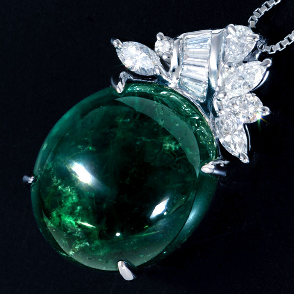 A2671 美しい大粒エメラルド８．５９ct 天然絶品ダイヤモンド０．３５ct 最高級Pｔ900無垢セレブリティネックレス