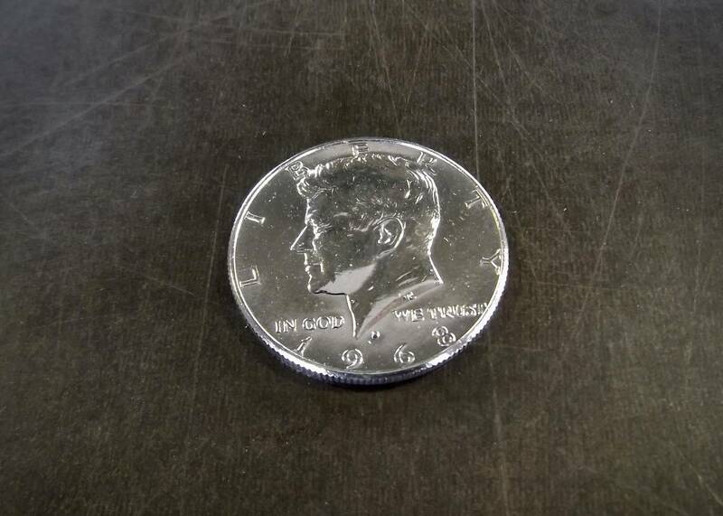1968年 D刻印　ケネディ50セント銀貨　送料無料（13983）シルバー400　USA 貨幣　ハーフダラー アメリカ 硬貨