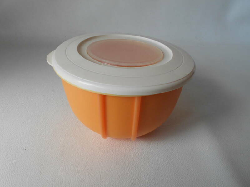 N / Tupperware タッパーウェア ノンスリップボール 1.5L オレンジ バーミックス ボウル フランス製 未使用品自宅保管品