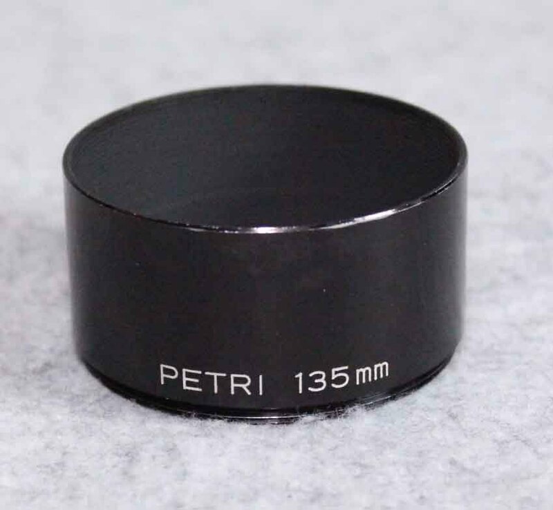 [me267]ペトリ　レンズフード　 135mm f3.5　PETRI CAMERA LENS HOOD メタルフード　径52mm
