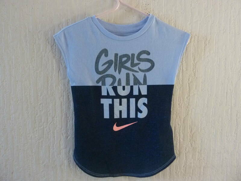 ★NIKE☆ナイキ GIRLS RUN THIS☆ランニングTシャツ★ブルー系★ガールズ104～110ｃｍサイズ【4-5YRS】★着心地抜群★新品未使用タグ付★