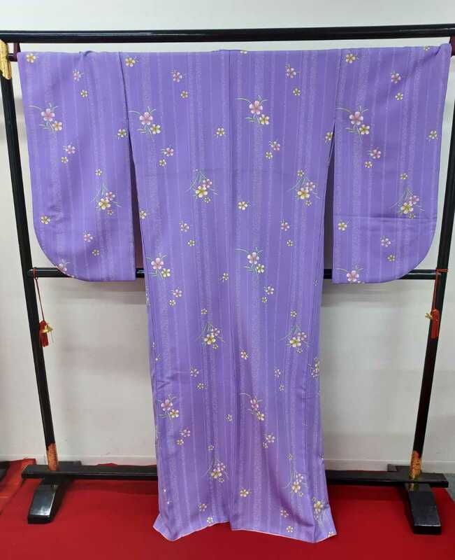 岩-小⑱)小振袖 卒業式 成人式　衣装　撮影 和装 紫　花柄　着付け練習 220316(O-1-1)