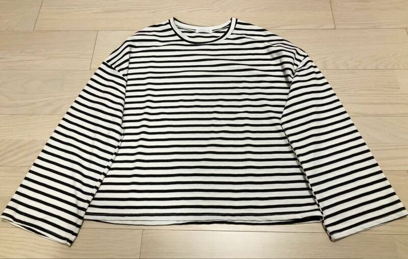 ☆DHOLIC☆ボーダールーズカットソー 白 黒 SEASON 長袖 ドロップショルダー ベルスリーブ ショート丈 ゆったり Tシャツ 