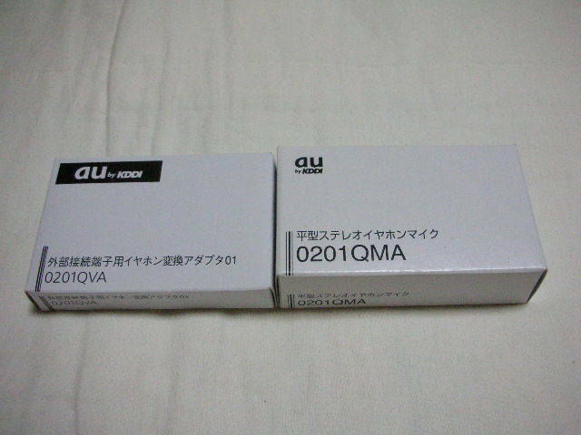 ★未使用品 au KDDI イヤホン 0201QMA 0201QVA★平型ステレオイヤホンマイク 外部接続端子用イヤホン変換アダプタ01 