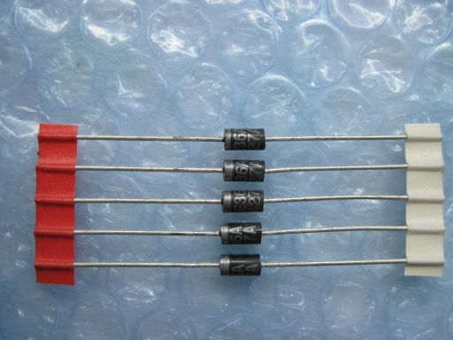 P00212A　Vishay(GS) TVSダイオード P6KE36A 最大クランピング電圧:49.9V 最小ブレークダウン電圧:34.2V 未使用品 長期保存品　5本セット