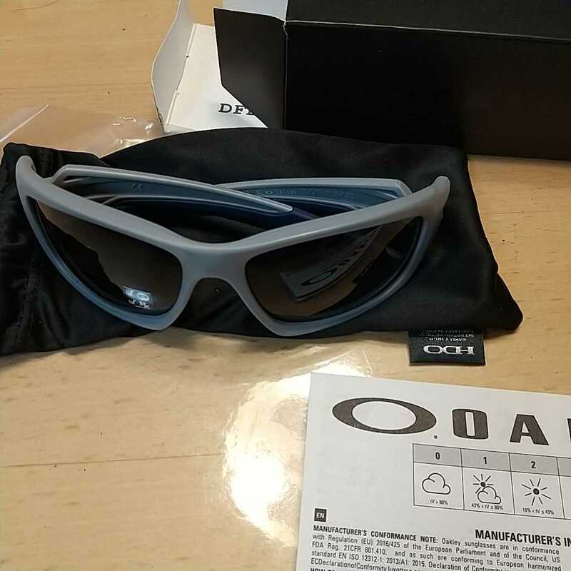 OAKLEY Valve オークリー バルブ Matte Fog Grey Polarized 0OO9236 偏光レンズ　サングラス 