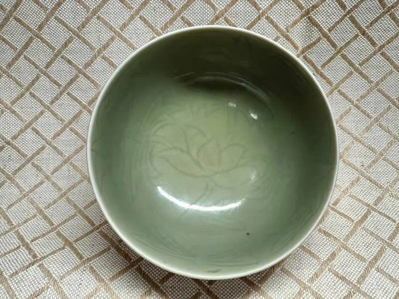 中国 唐物 古瓷 時代物 宋代青瓷花卉紋碗