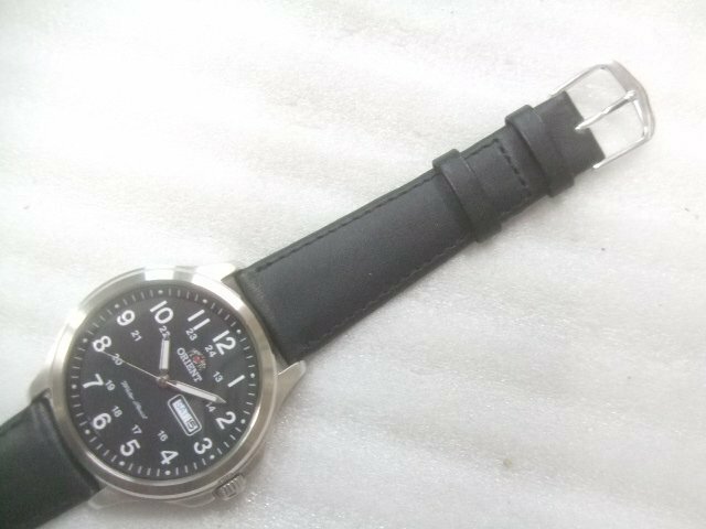 新品未使用ビックサイズオリエントクオーツブラックダイヤル腕時計動品　S891