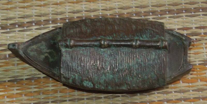 李王朝　朝鮮美術工場　ボンボニエール・水滴　銅製・古銅　船形　約94g