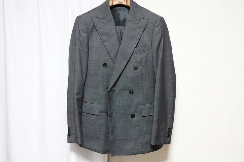 ★美品 送料無料 メンズスーツ ダブルスーツ チャコールグレー Y6-Y7 Sサイズ相当 日本製 高級