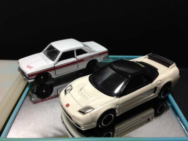 絶版トミカ ホンダ NSX-R ホワイトブラック & 日産ニューブルーバード スペシャル仕様 2台セット 希少