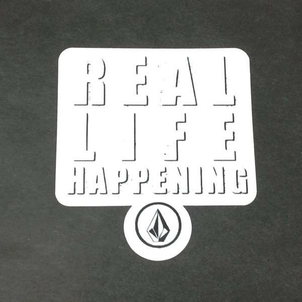 VOLCOM ボルコム【REAL LIFE HAPPENING STICKER】白 8cm 新品正規 ステッカー（郵便送料込み）