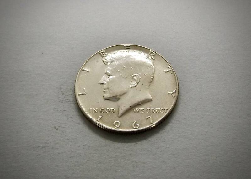 1967年 ケネディ50セント銀貨　送料無料（14125）シルバー400　USA 貨幣　ハーフダラー アメリカ 硬貨