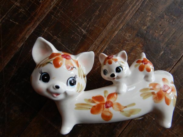 昭和レトロ　ねこ　子猫　置物貯金箱　陶製　18D5H10CM