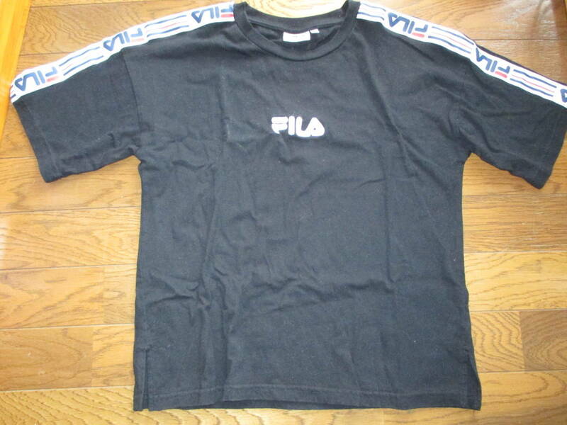 FILA フィラ 半袖Tシャツ 150 トップス ★ 男女兼用 子ども キッズ 子供 ★ 黒 ブラック こども キッズ ロゴ刺繍 トレーニング 綿100％