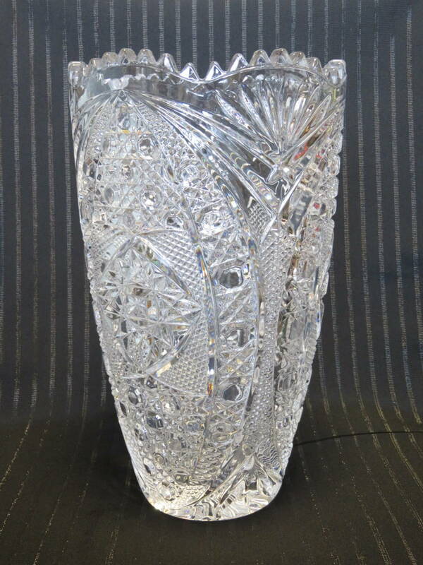 【豪華なデザイン】クリスタルガラス　花瓶　花器　鮮やかな模様　3.5kg