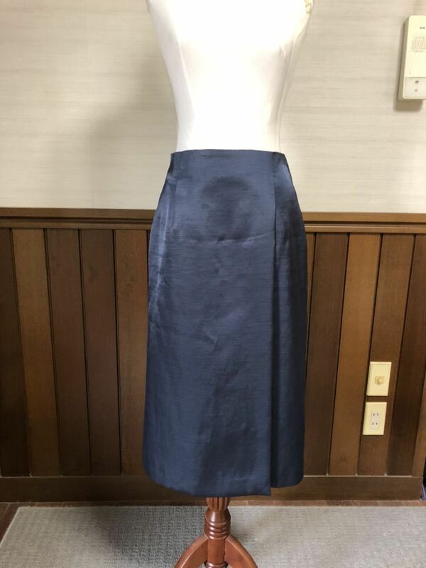 ユナイテッドアローズ■紺色　巻きスカート風　光沢有　ロング　サイズ38ですが大きい