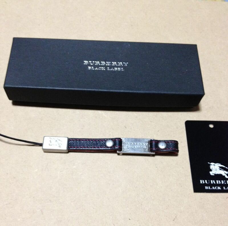 USED BURBERRY BLACK LABELバーバリー 携帯ストラップ ストラップ 箱付き 美品