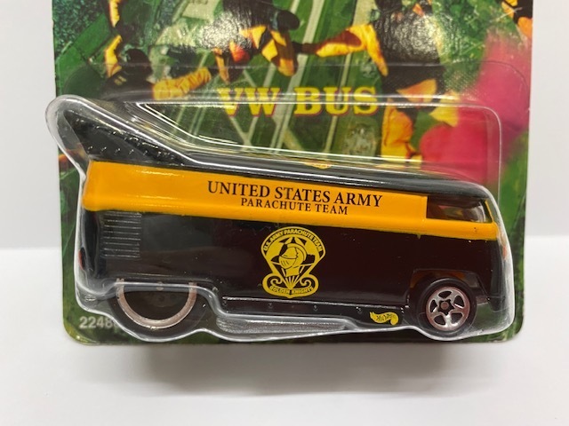 残り1台 ! UNITED STATES ARMY ! GOLDEN KNIGHTS 【 DRAG BUS 】 ドラッグバス バス VW フォルクスワーゲン HOT WHEELS ホットウィール B8