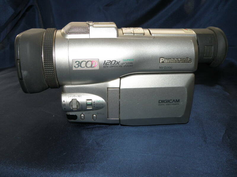 【即決】　パナソニック　MiniDV　デジタルビデオカメラ＋ポータブルケース　NV-DJ100　ジャンク品