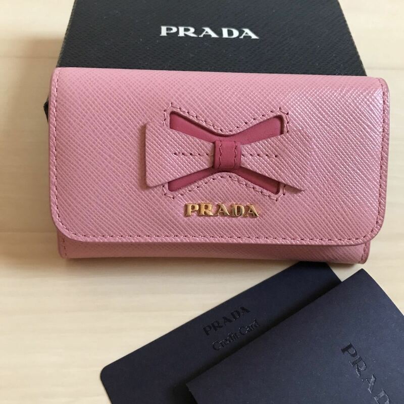 新型金具　極美品　PRADA プラダ　リボン　キーリング付　キーケース　カードケース　サフィアーノ　ピンク
