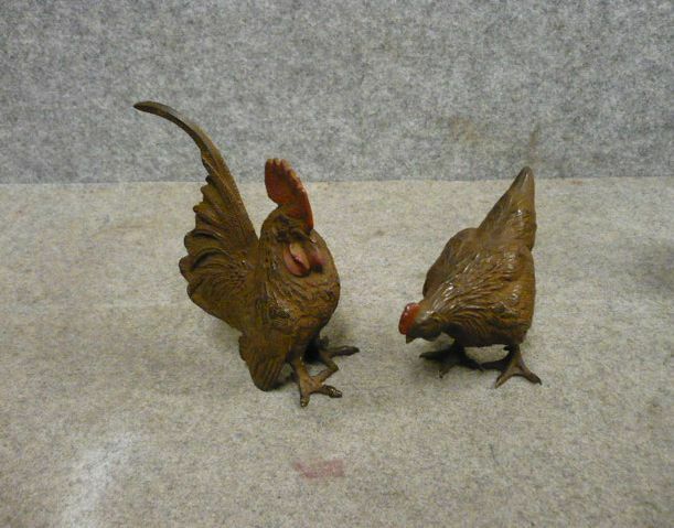 【政】30755 夫婦鶏の置物 銅製 床置 装飾