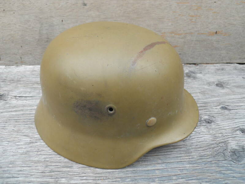 M8481 希少 WW2 ドイツ軍 スチールヘルメット ビンテージ (58サイズ) 横23.5cm 奥29cm 高16cm コレクターより ゆうパック100サイズ(0404) 
