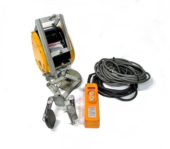 RYOBI リョービ 電動 小型ウインチ WI-61A 揚程20m 100V 50/60Hz 軽量吊り下げ ウイン (536)