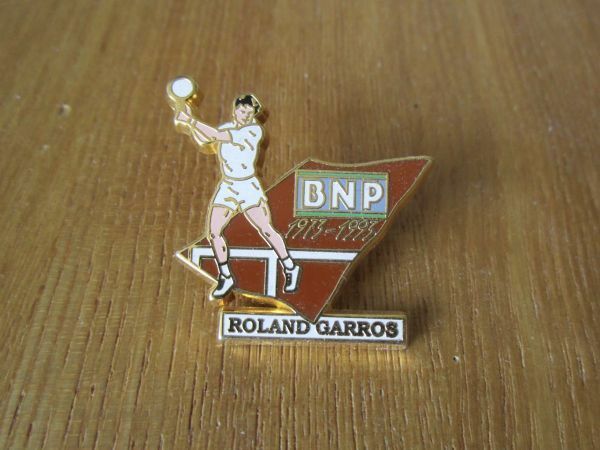 古いピンバッジ：ローランギャロス BNP テニス 人物 ピンズ #W