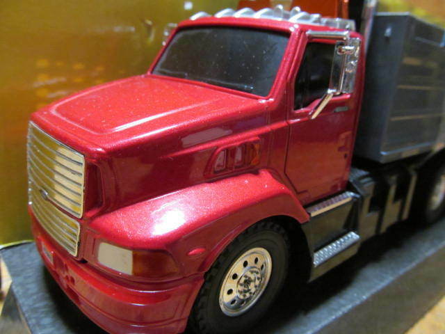 《全国一律送料800円》 訳あり 超希少 １／３２ フォード エアロマックス 9500　1997年 赤色 連結トレーラー トラック