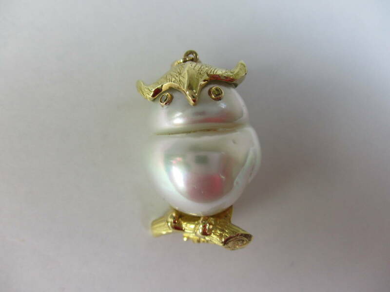 N-259　美品　真珠ふくろう型ペンダントトップ　K18イエローゴールド　淡水真珠　バロック　大サイズ　ダイヤ　0.02ct　縁起物　開運