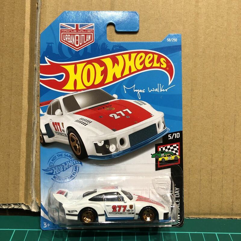 A-6 Hot Wheels ホットウィール ポルシェ 935 RACE DAY ダイキャスト ミニカー 未開封品 売切り