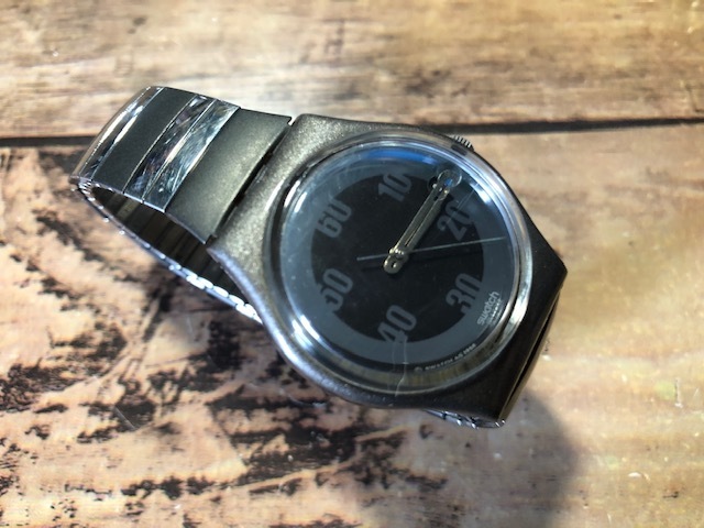 良好程度 レア swatch スウォッチ AG1998 デイト付 薄ブロンズ・グレー系 純正LARGEメタルフリーバンドブレス クオーツ ボーイズ 腕時計