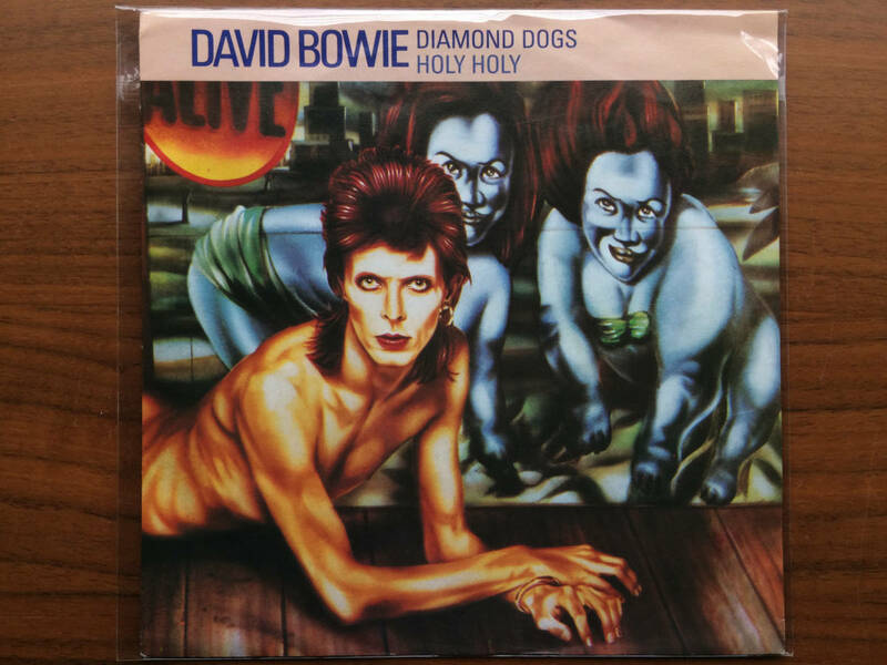 美盤 UK盤 David Bowie DIAMOND DOGS 7" 4 Prong Centre + B side HOLY HOLY (The Spiders from Mars Ver.) / Glam Rock
