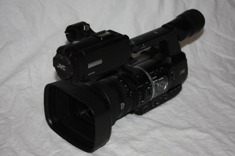 JVC　GY-HM600　ハイビジョン業務用ビデオカメラ　SDカード記録