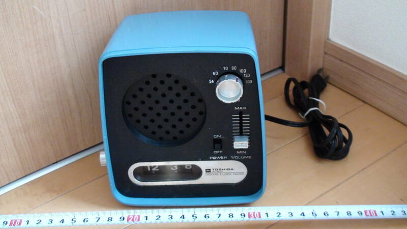 ◆東芝◆デジタルクロックラジオ　RC-605　(50Hz)◆目覚ましラジオとしての機能はありません。ラジオ（AM）と時計は独立して動作します