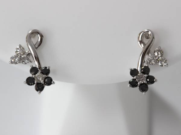 ☆★☆★ K18WGブラックダイアピアス0.30ct （新品/送料無料)☆★☆★