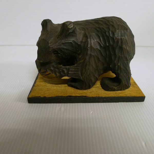 d141 木彫り 熊の置物 高さ8.5㎝ 縁起物 北海道民芸品 オブジェ/60