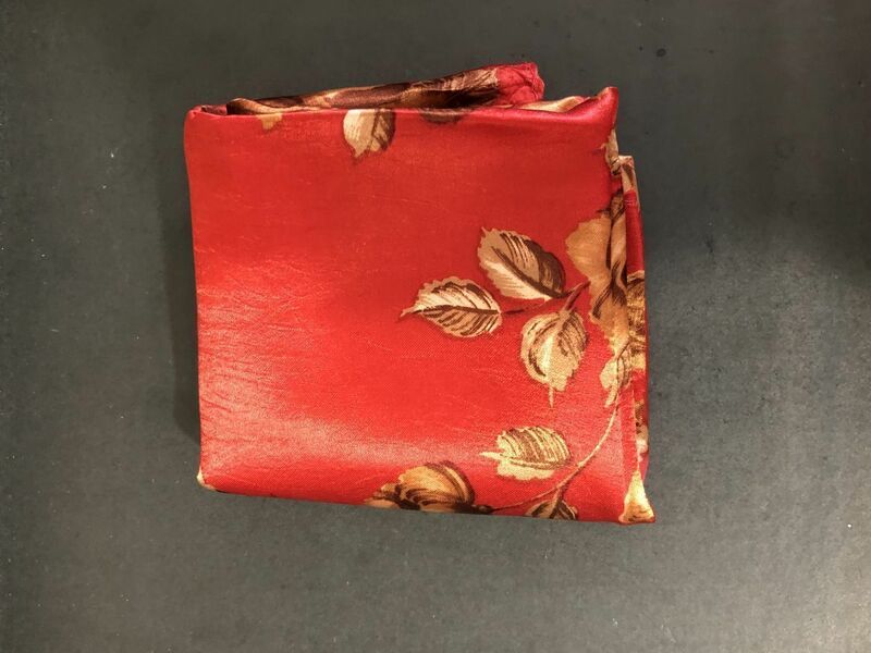 赤スカーフ　花柄(60サイズ)