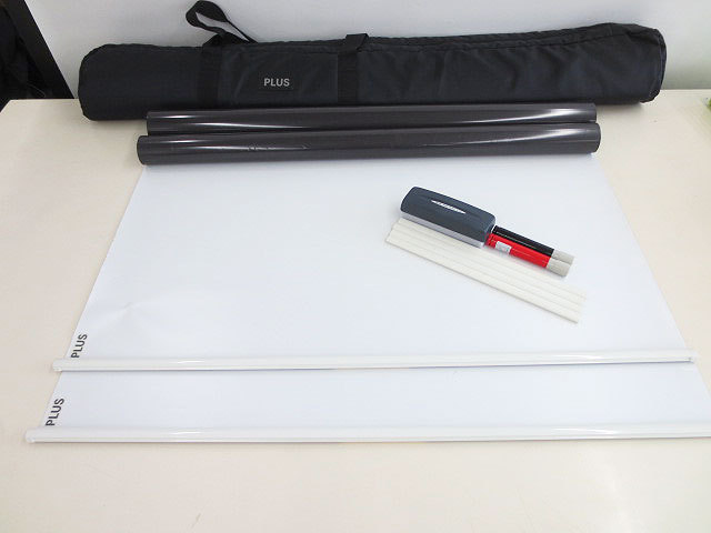 おすすめ美品　二本セット　日本製　 マグネット モバイルスクリーン！ マーカーOK　ホワイトボードに代わりに！　リモート　会議