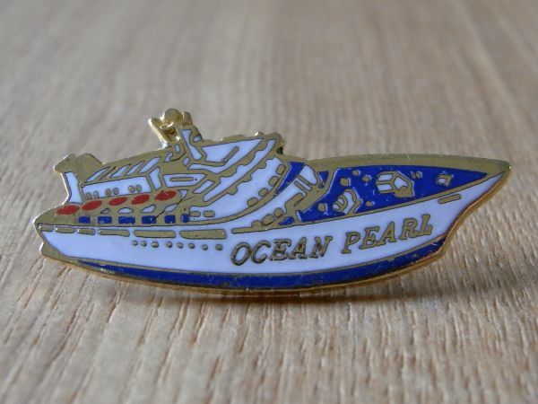古い ピンバッジ : Ocean Pearl プレジャー船 船 乗り物 ピンズ #M