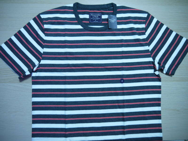 【新品・未使用・タグ付】Abercrombie&Fitch　アバクロ　半袖Tシャツ　　本物正規品　サイズS　グレー＋オレンジ+白ストライプ
