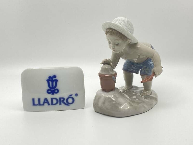 *＊ LLADRO リャドロ ＊* PLAYING IN THE SAND Figurine No. 8440 プレーイングインザーサンド フィギュリン *L39