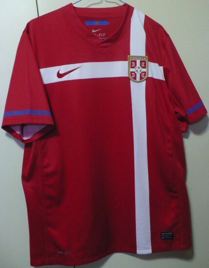 美品　NIKE(ナイキジャパン)製2010-11セルビア代表(H)半袖ユニフォーム　Ｍ　赤×白　2022W杯(ワールドカップ)出場国