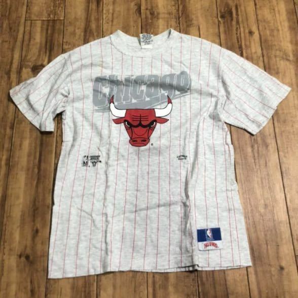 シカゴブルズ　半袖Tシャツ NBA バスケ　グレー&ストライプ　USA製 ヴィンテージ　NUTMEG Lサイズ