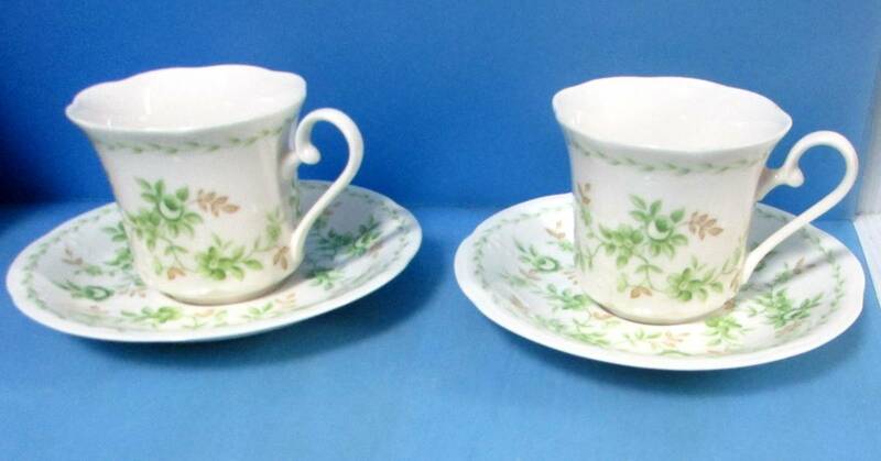 Belleek　カップ&ソーサー（２客組）MOMOYAMA JAPAN