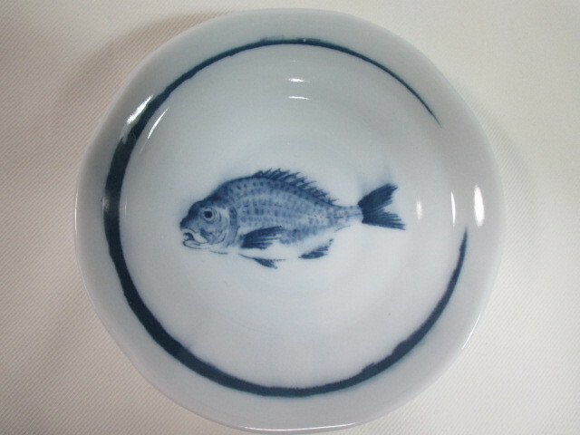 義峰　魚の小皿