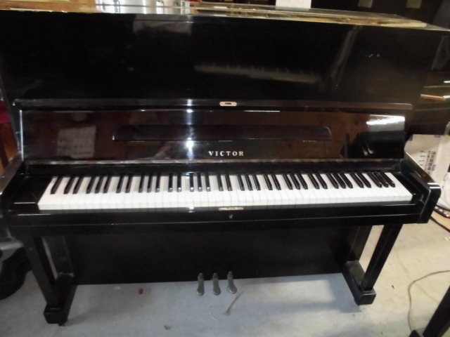 ビクターピアノ V31 黒塗り 中級品 音色の良いお勧め品 格安提供！運賃無料・条件あり