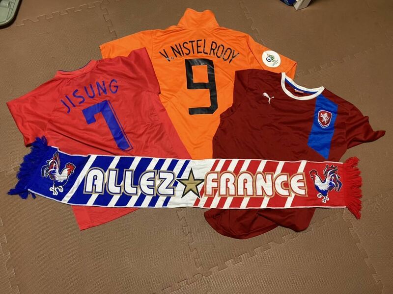 サッカー ユニフォーム 日本 オランダ フランス 韓国 チェコ 代表 パウレタ Tシャツ ワールドカップ　 ニステルローイ JISUNG ジェノア W杯