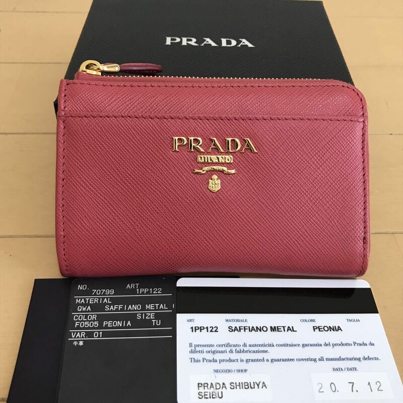 新品同様　極美品　PRADA プラダ　コインケース　カードケース　サフィアーノ ピンク